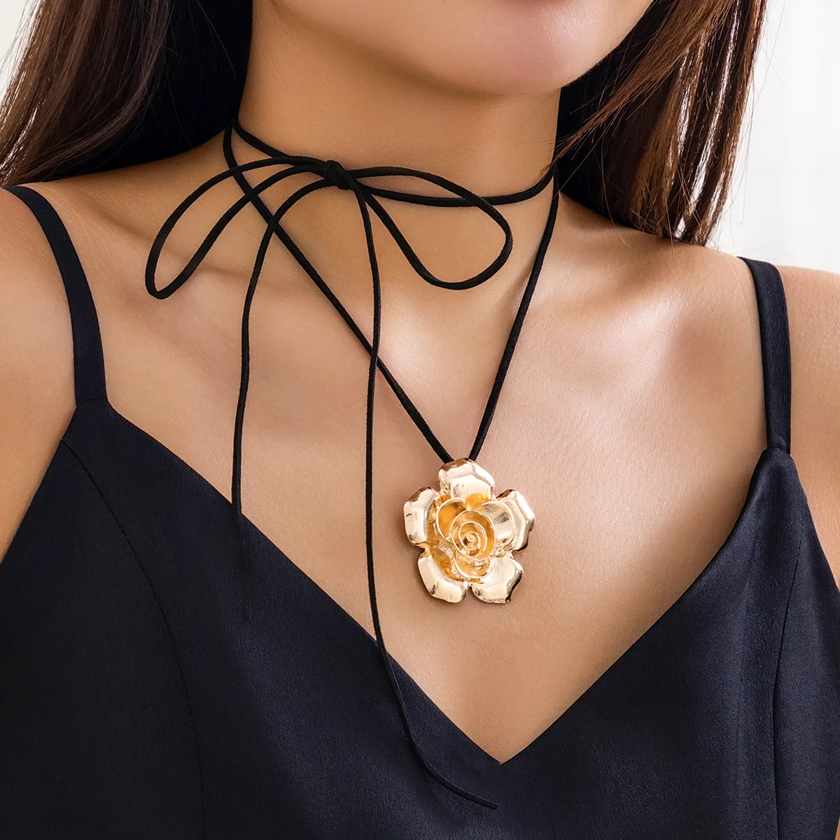 Accessories ethnic style retro flower necklace women's niche versatile flannel flower collar necklace