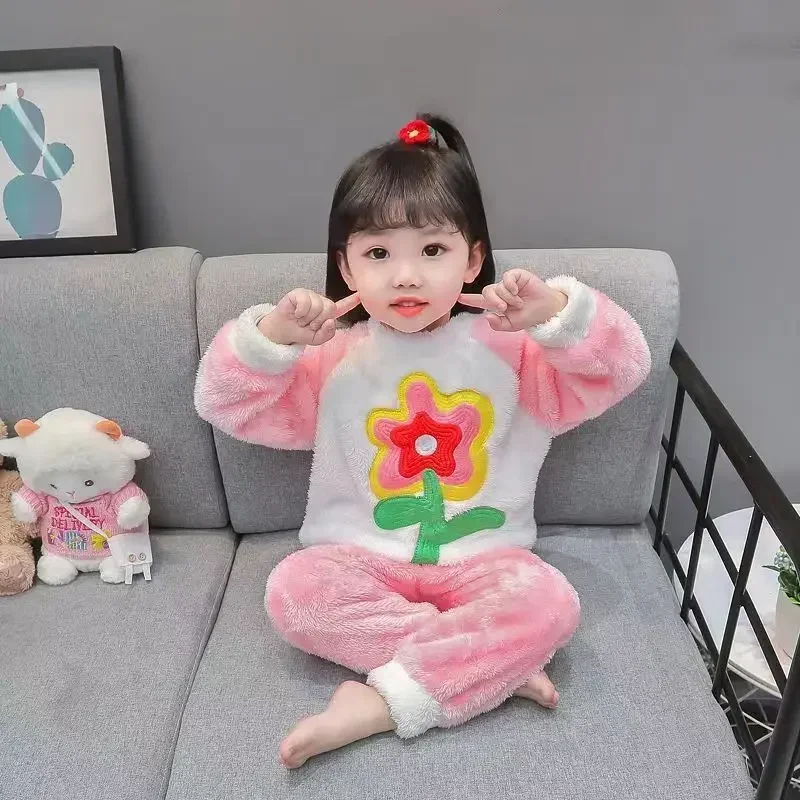 Autumn and Winter New Children\'s Pajamas 2023 Girls\' Cute Flower Set Fashion Plush Thickened Flannel Home Set