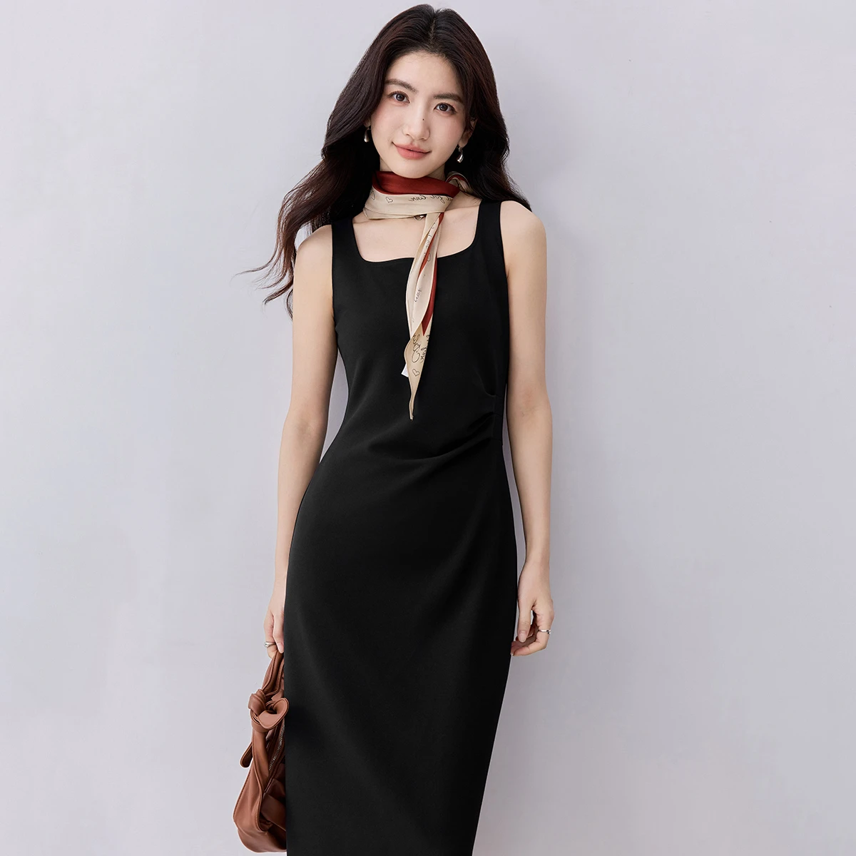 

SENTUBILA Women's French Style Black Square Neck Midi Dress Ruched Waist Sleeveless Bodycon Slip Dress For Summer Q52LD1623