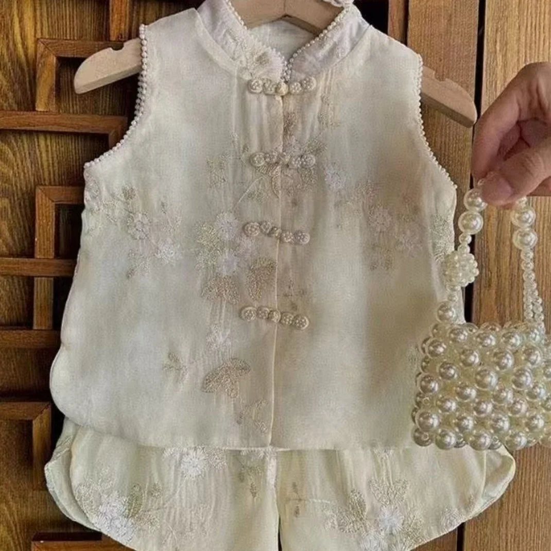 

Girls' Chinese Style Summer Outfit New Children's Summer Hanfu Two-piece Set Embroidered Top And Chinese Style Shorts