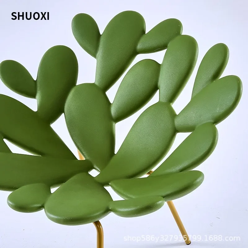 Sillón individual con pétalos de cactus