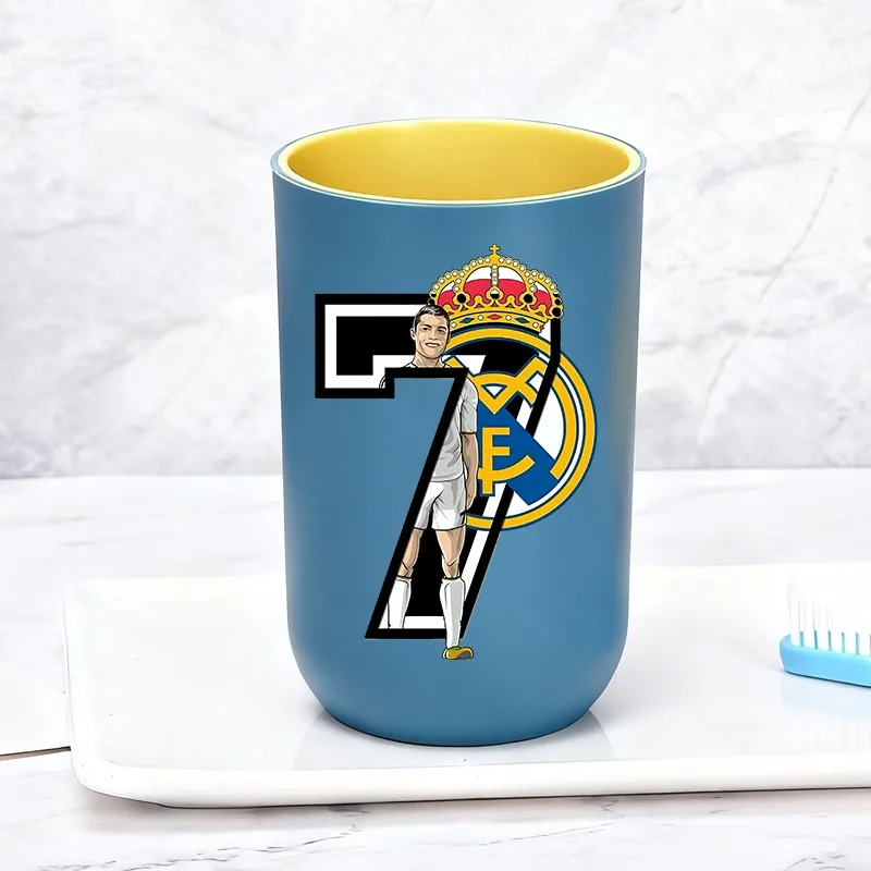 CR7 Zahnbürstenhalter Anime Fußballstar Ronaldos Plastik-Mundspülbecher Lässiger Badezimmer-Zahnglas-Wasserbecher Geschenk für Jungen und Mädchen – Detail 8