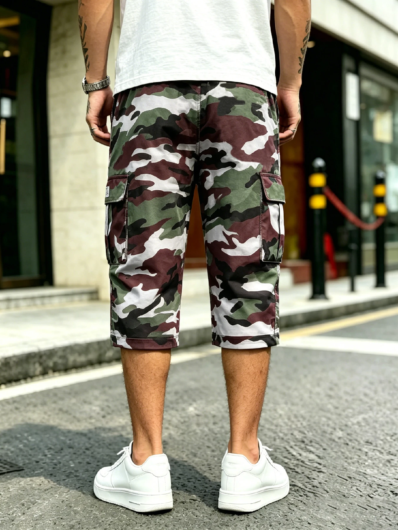 Amerikanische Streetwear-Cargo-Capri-Shorts für Herren, elastischer Kordelzug in der Taille mit mehreren 3D-Cargotaschen, lockere, gerade Passform für Al – Detail 2
