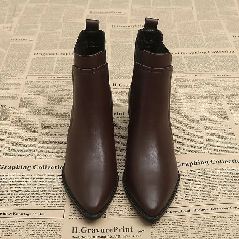 Damen Winterstiefel mit Fleecefutter, Chelsea-Stiefel mit spitzer Zehenpartie, klobigem Blockabsatz, warme Slip-On-Stiefeletten, Übergrößen – Detail 5