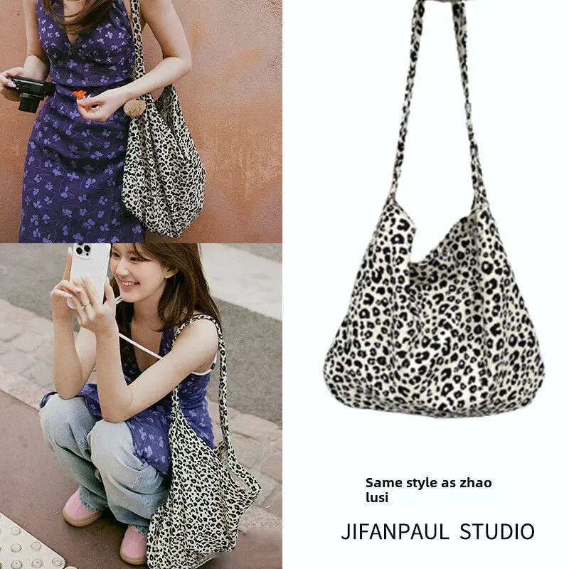 Lightweight Canvas Crossbody Bag with Spot Pattern Control Fashionable Sling Bag for Casual Use Soft Leather Zipper Closure
