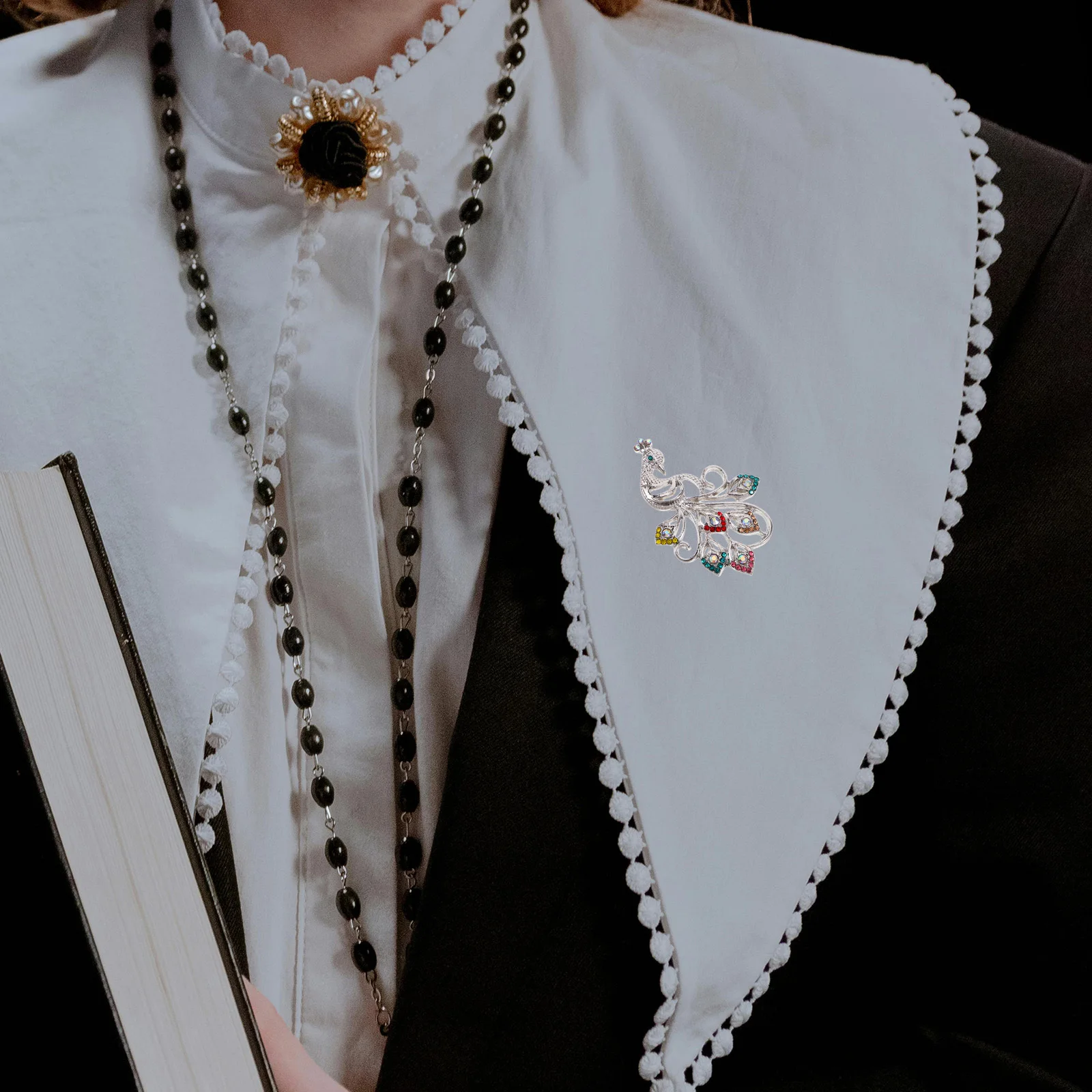 Elegante spilla di pavone Spilla di strass di cristallo per donna Accessorio per abito sciarpa scialle con spilla design pavone vintage