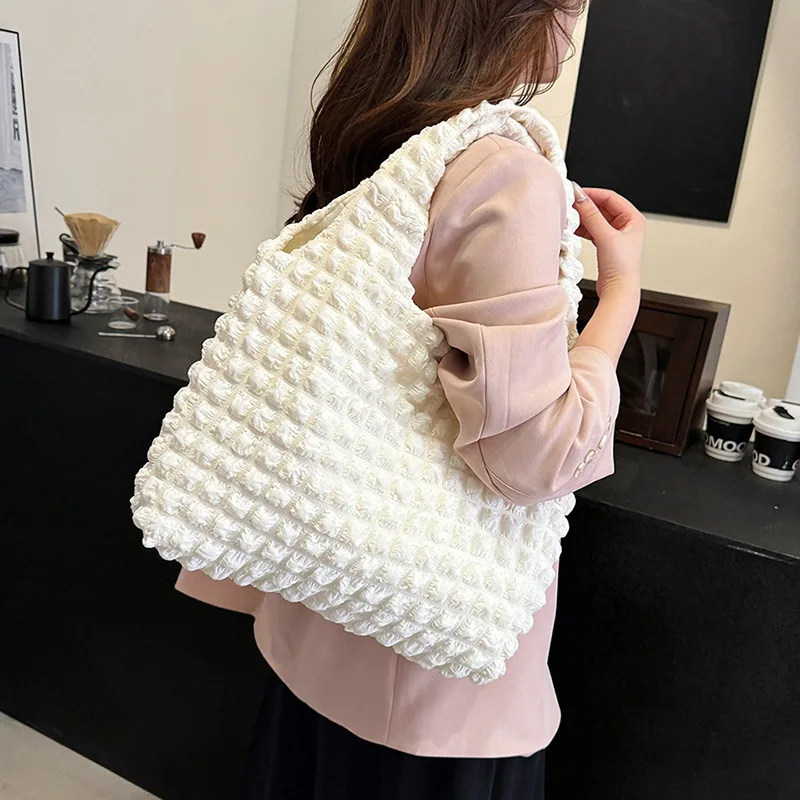 2024 New Cloud Bubble Pleated Feeling Commuter Single Shoulder Vest Bag Simple Handbag Large Capacity Crossbody Bag