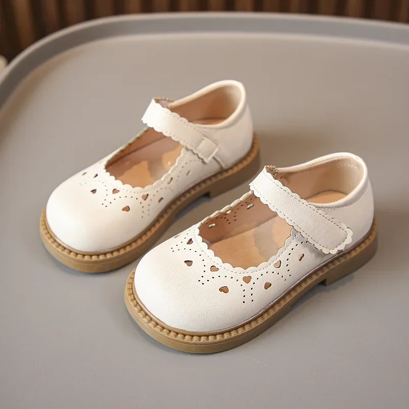 Princess Girls Leather Shoes Hollow Cut-outs Heart Shape Sweet Kids Flats British Style Fashion Spring Autumn New Children Shoes