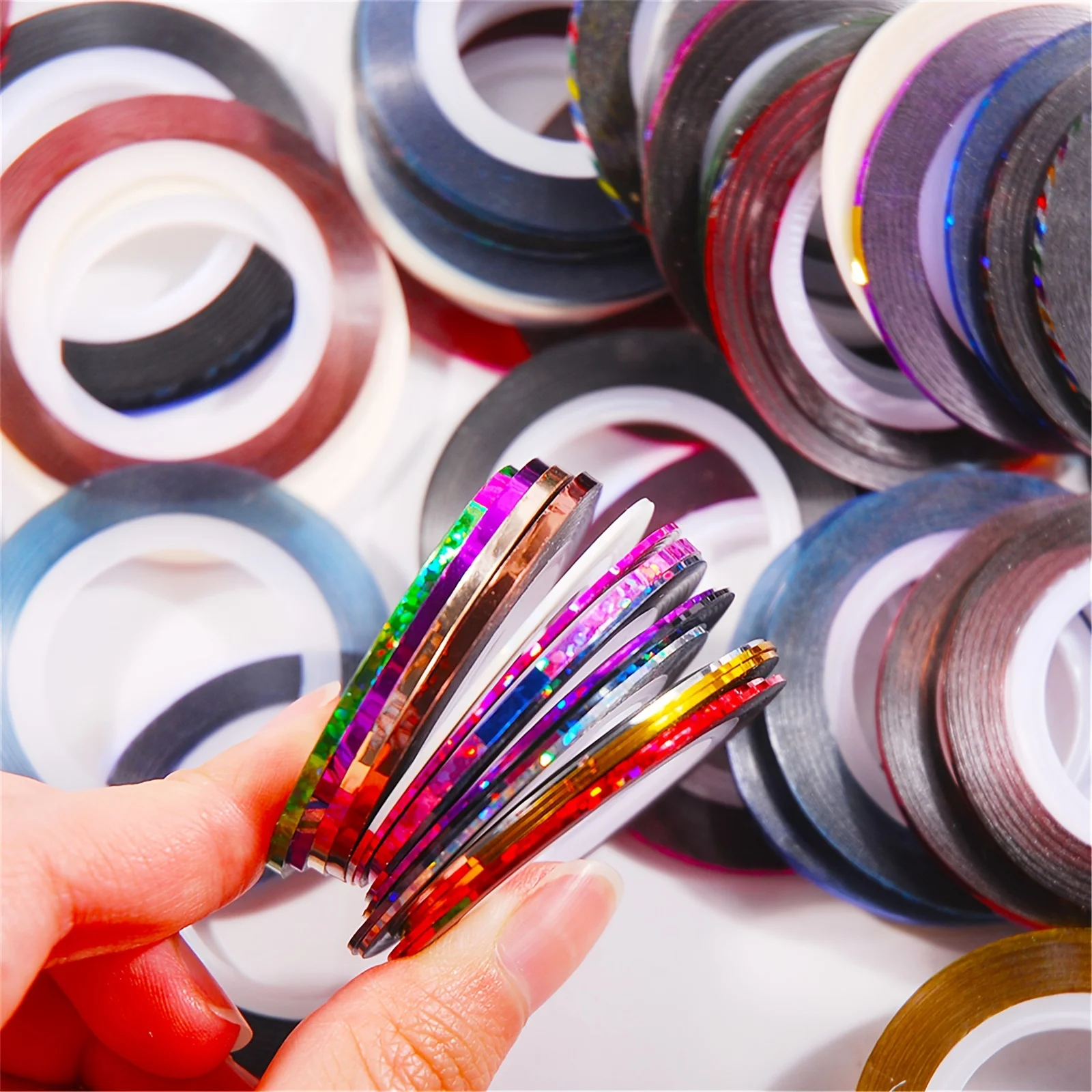 32 Rollen/Set Gold Silber Linien Nail Art Aufkleber 1 mm selbstklebendes Glitzer-Aufkleberband Bunte Abziehbilder für DIY Nail Art Dekor