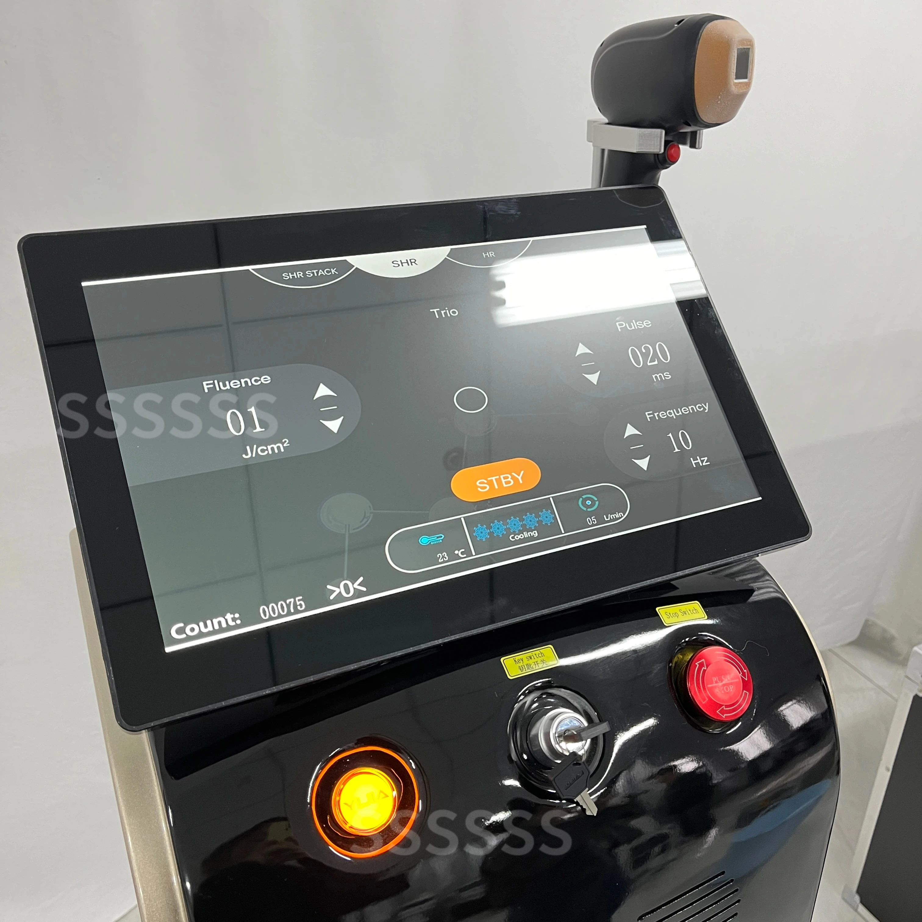 Smart 3 Wavelength Permanent Ice Titanium Diode Laser Body Hair Removal Machine  Portable 808 755 1064 Alexandrite Device