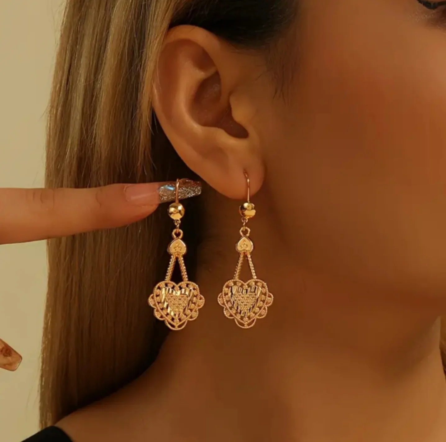 Middle East Dubai cross-border earrings wedding copper gold plating Vietnam sand gold new love tassel long earrings fashion ligh