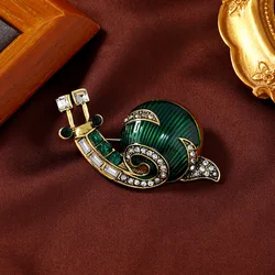 Vintage Design Green Snail Brooch Fashion Elegant Cute Animal Pin Women Niche Suit Pins Men Delicate Coat Corsage Lapel Buckle
