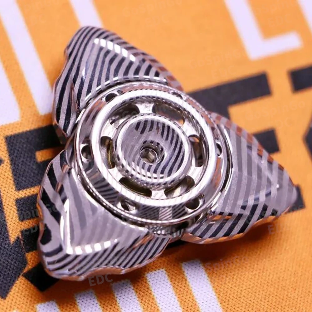 STABILLE EDC-Sondermaterialien Fidget Spinner Fidget-Spielzeug für Erwachsene High-Speed Attack Spinning Three-Blade Fidget Spinner