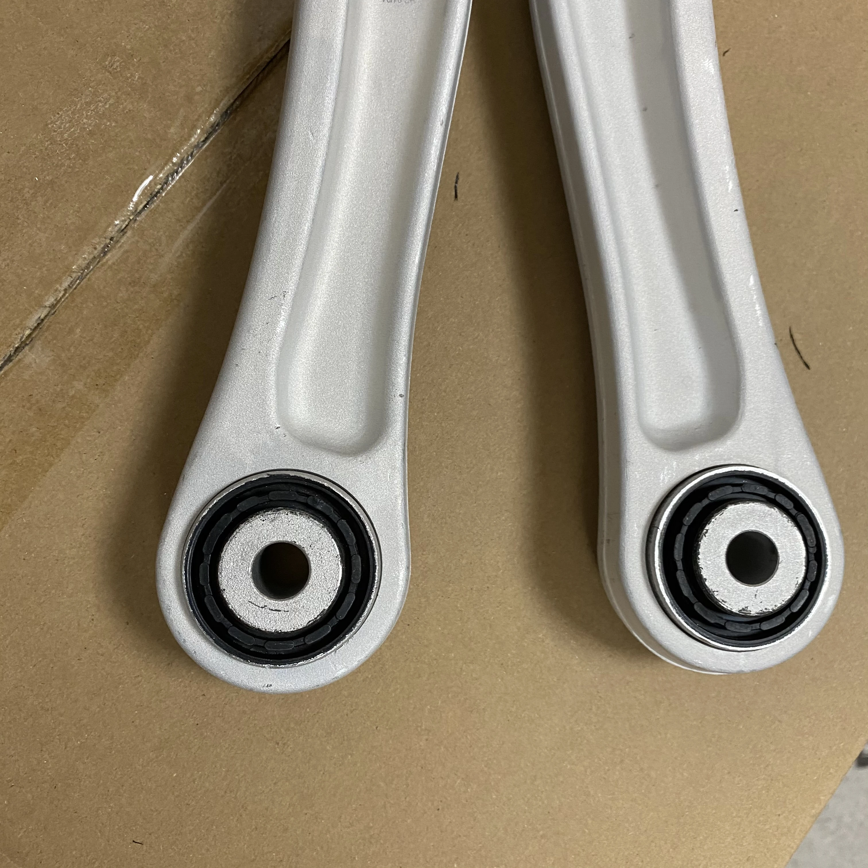 95533104900 95533105000 Rear Control Arm connecting rod for Porsche cayenne  9pa/9pa1 2007-2010