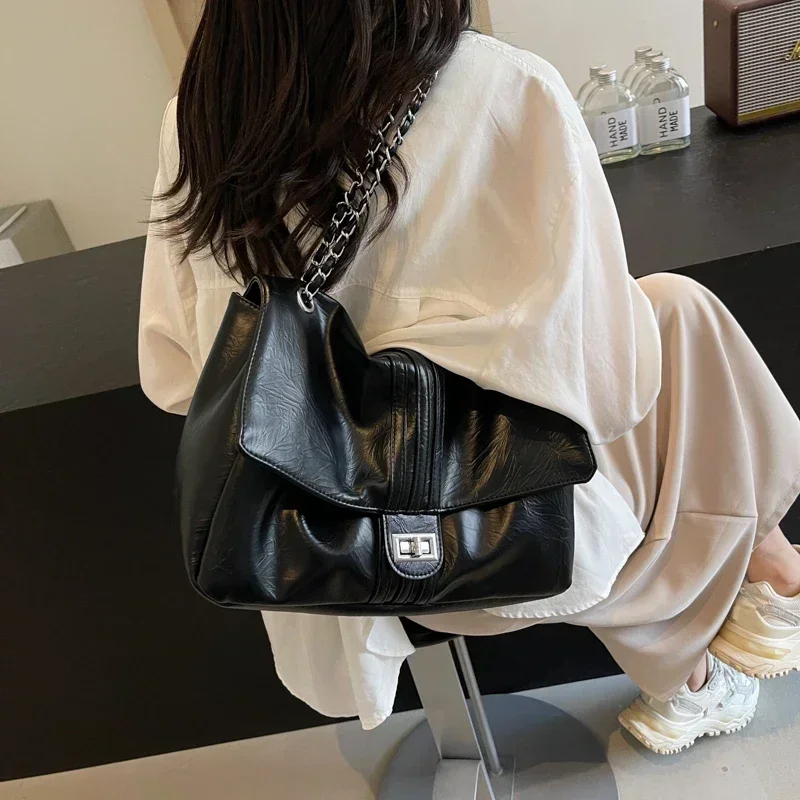 Classic Fashion Trend Women's Large Capacity Handbag 2024Solid Chain Embellished Single Shoulder Crossbody Purse Black White