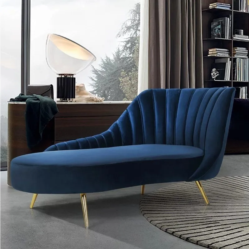 

Простой и удобный диван-кресло для спальни, мягкий и красивый, для небольшой квартиры.