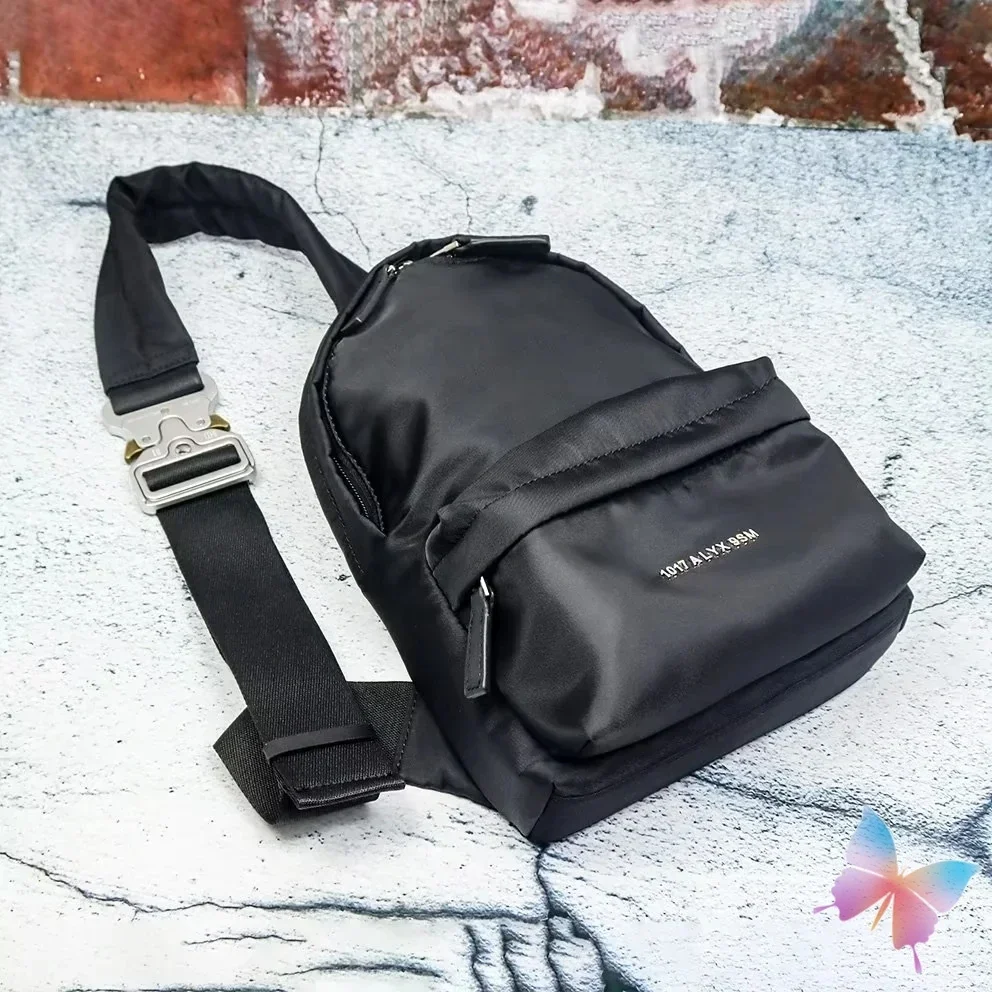 Black 1017 ALYX 9SM Backpacks Fashion Street Men Women Casual Outdoor Travel Metal Socket Letter Logo Zipper Opening Nylon Bags