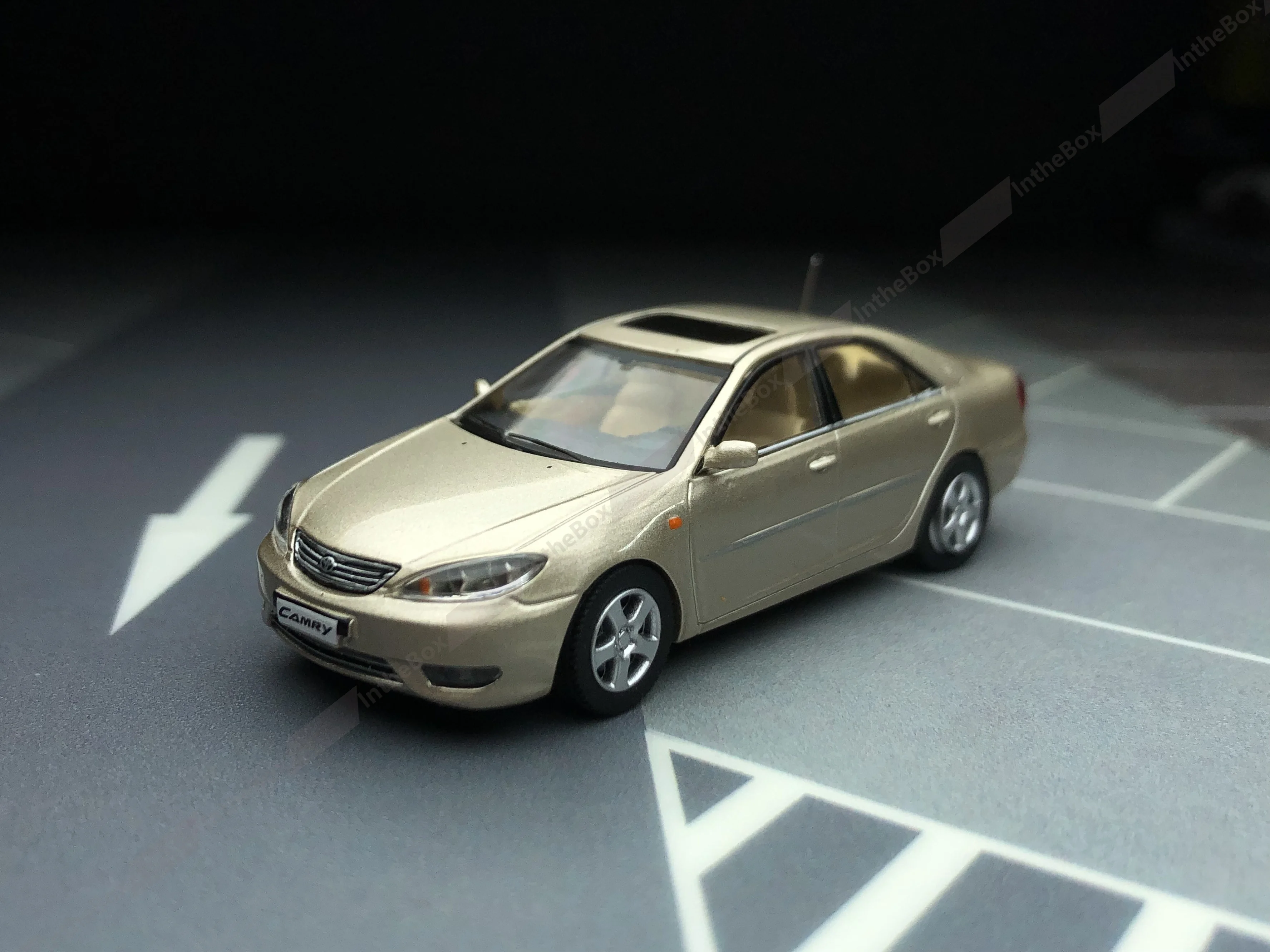 

Model 1 1/64 Scale Camry Diecast Model Car Collection Limited Edition