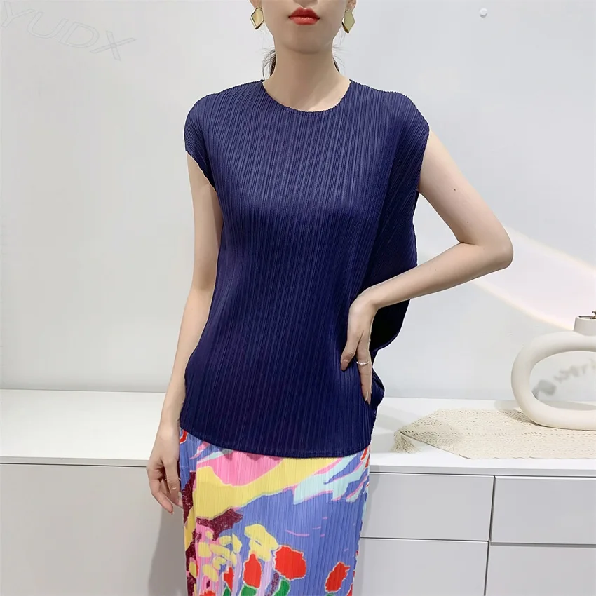 

YUDX Miyake 2023 Summer New Sleeveless Round Neck Tops Lap Piece Irregular Pleated T-shirt Fashion Casual Niche Women's Slimming