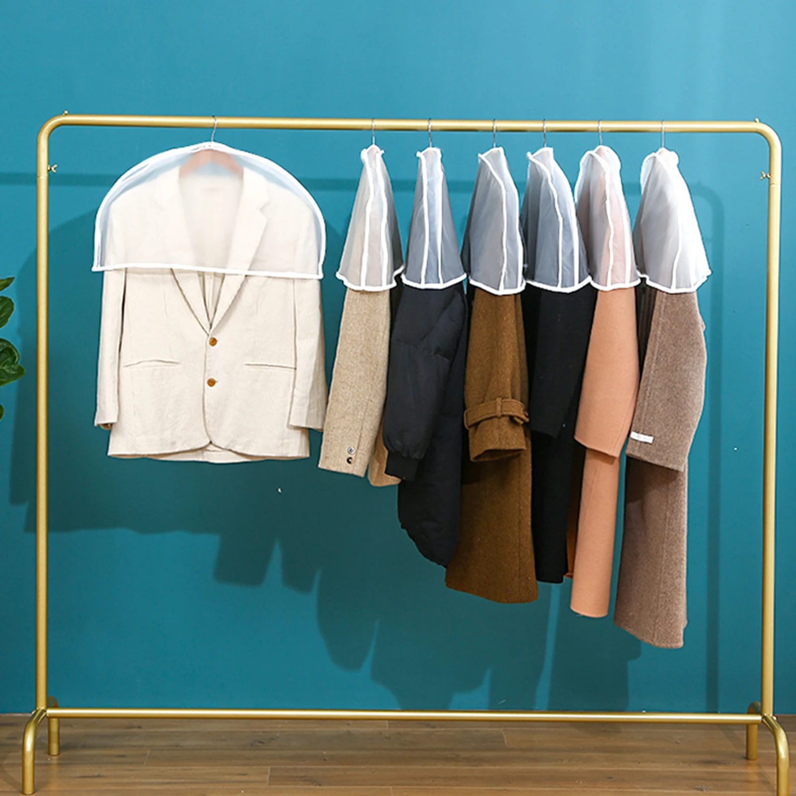 

1Pc Shoulder Covers for Hanging Clothes Foldable & Easy-carrying Suit covers for Winter Coats Costumes Outfit Home Use