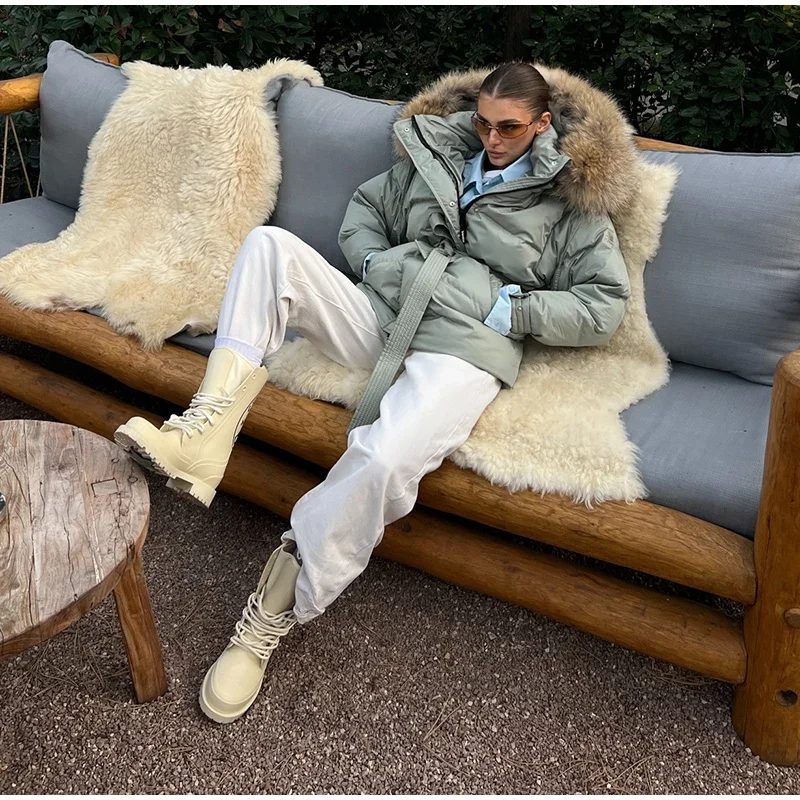 Kurze Damen-Winterjacke mit Kunstfellkapuze, Pelzkragen und Reißverschluss, Warme Outdoor-Bekleidung, Lässige Streetwear – Detail 3