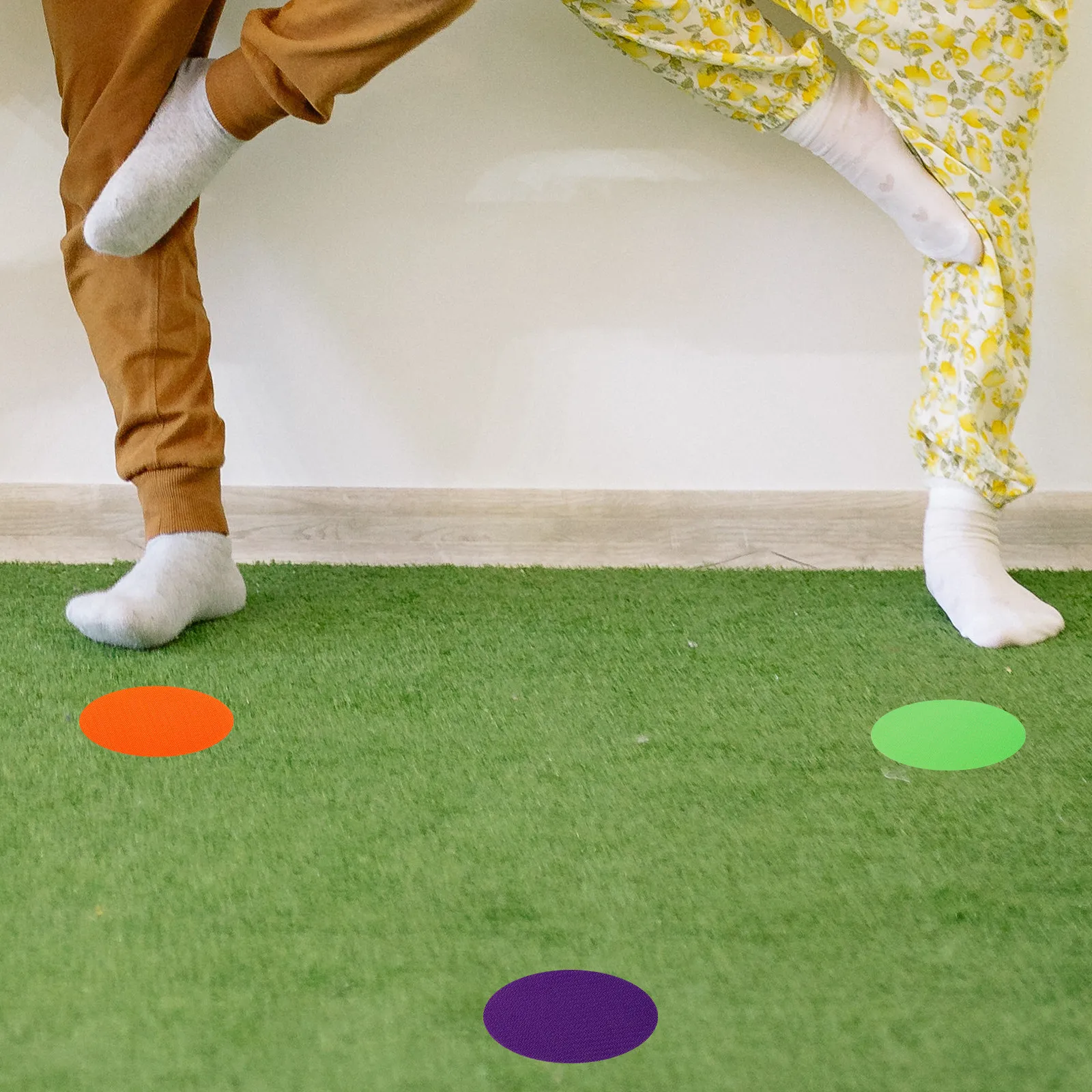 24Pcs 10Cm Colorful Round Carpet Spots Classroom Hook Loop Floor Spots for Kids Sitting Games Educational Activities