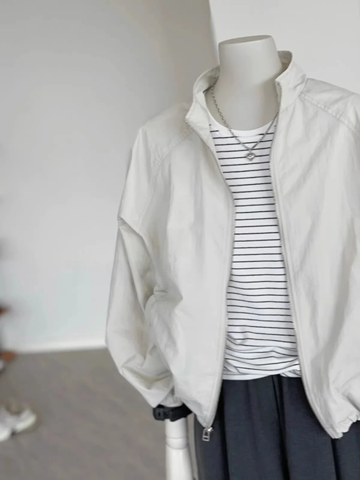 Minimalist White Women's Jacket Summer Versatile Loose Outdoor Sports Coat Thin Outerwear Top Spring Autumn Breathable Casual