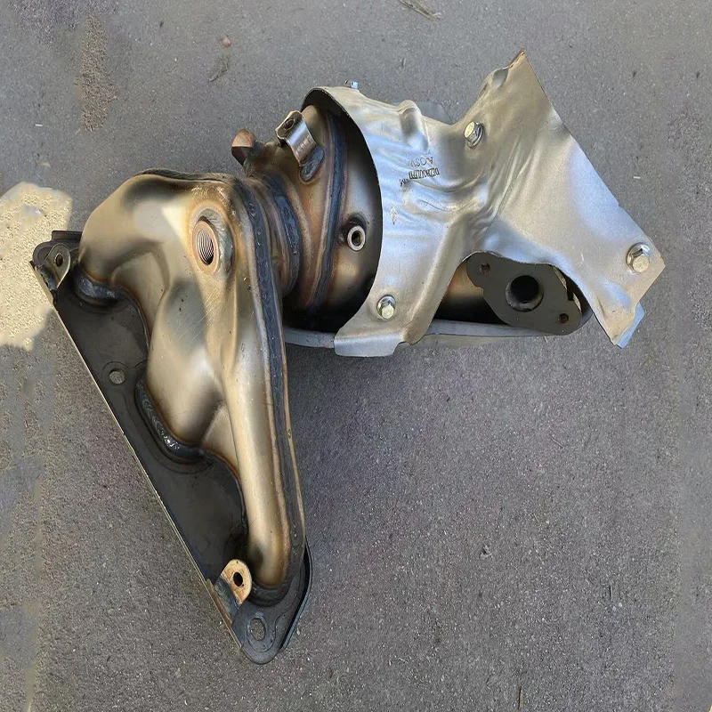 For Nissan X-Trail Rogue 2.0L catalytic converter three-way catalyst