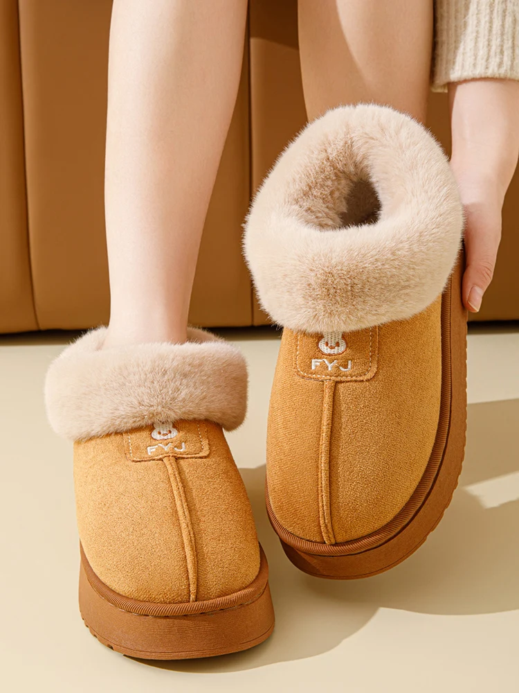 

Хлопковые тапочки можно носить на каблуке, зимние сапоги, бархатные утолщенные теплые меховые тапочки, парная хлопковая обувь.