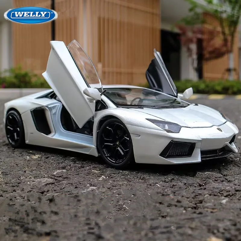 WELLY 1:24 Lamborghini Aventador LP700-4 Alloy Sports Car Model Diecast Metal Racing Car Vehicles Model Simulation Kids Toy Gift