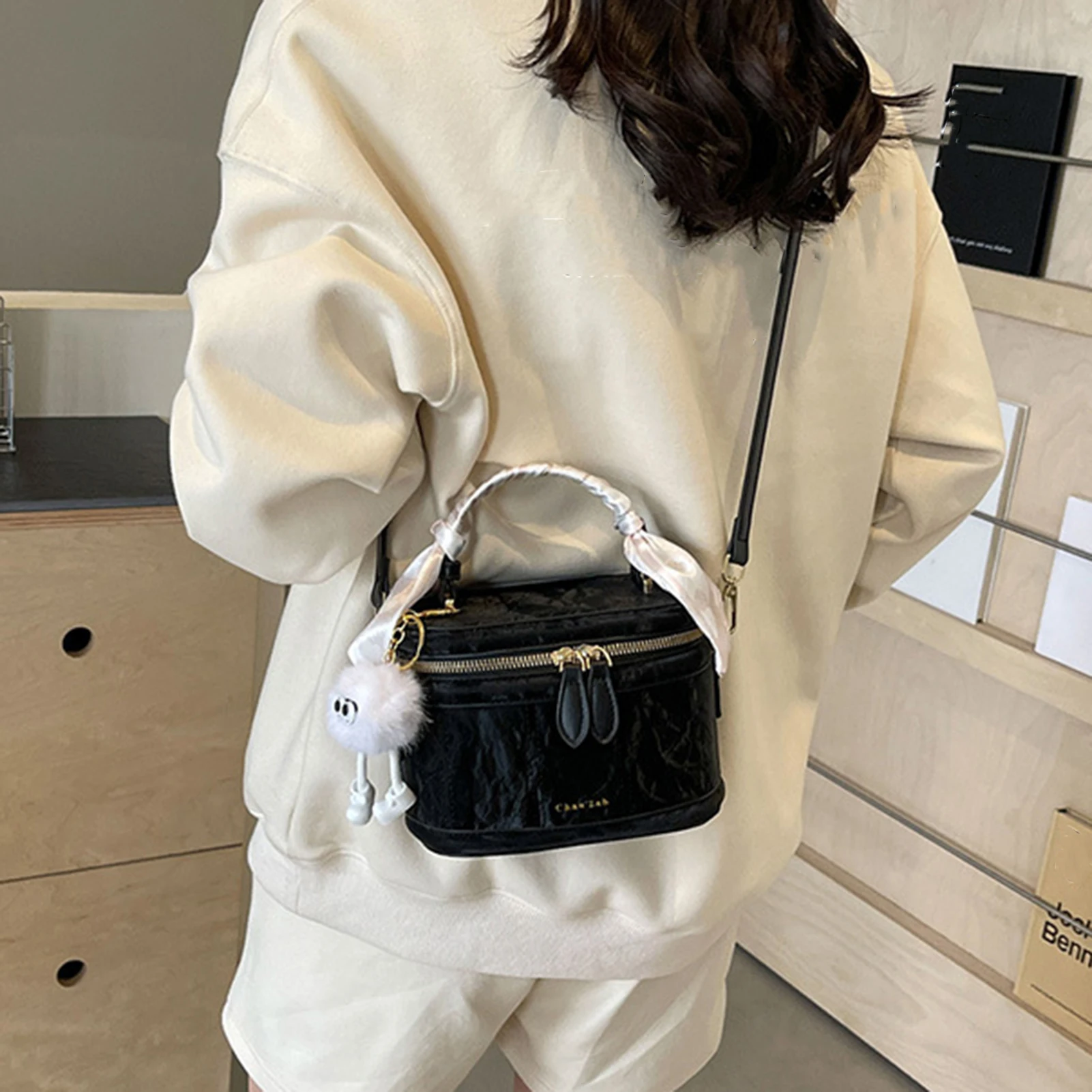 Women\'s Crossbody Bucket Bag Fashionable Comfortable to Use Crossbody Bag Ideal Gifts for Relatives and Friends
