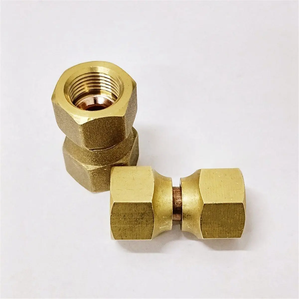 

2026 Новые ICS Industries — латунные поворотные гайки Flare с внешним диаметром 3/8 (упаковка из 10 шт.)