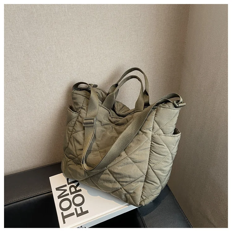 Checkered Tote Bag Durable Nylon Wrinkle-Resistant Multi-Pocket Design Stylish Handbag for Everyday Use Tote Bag|Stylish Durable