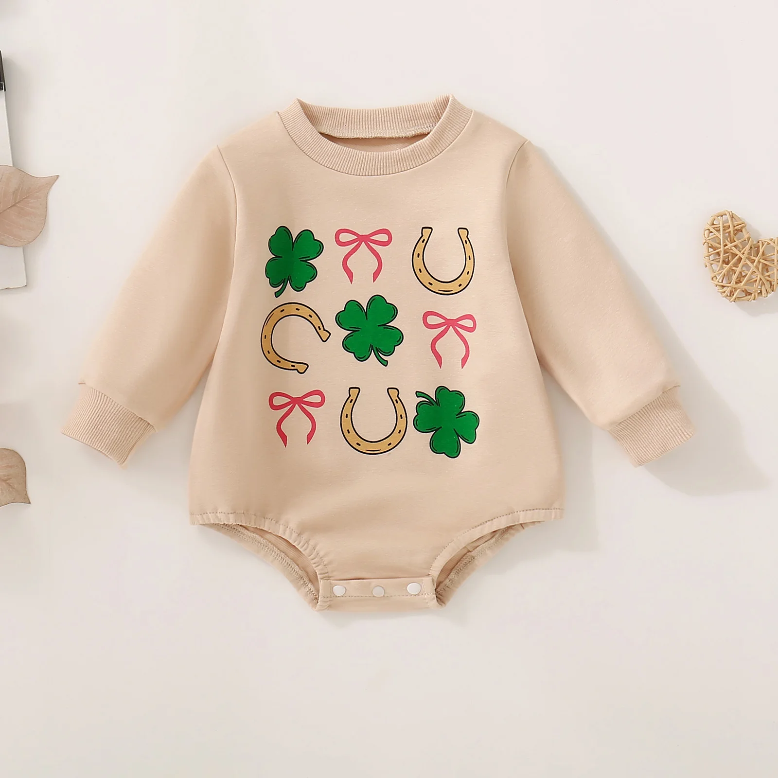 Primavera otoño manga larga Nudo de mariposa trébol de cuatro hojas estampado moda bebé mameluco diseño de arlequin ropa infantil