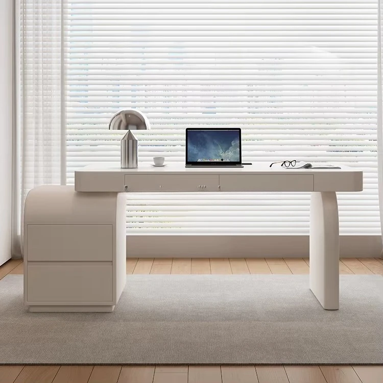 

Роскошная белая мебель для домашнего офиса: письменный стол с ящиками и шкафами.