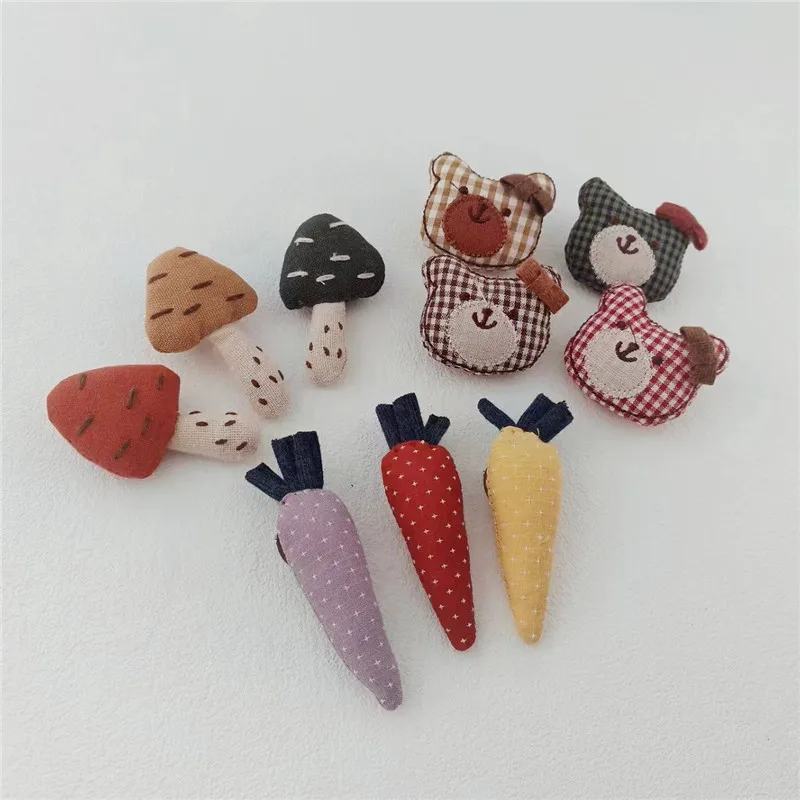 Soft Handmade Cotton Linen Carrot Tulip Brooch Forest Style Versatile Pin for Women Daily Wear Sweater Bag Decoration Accessory
