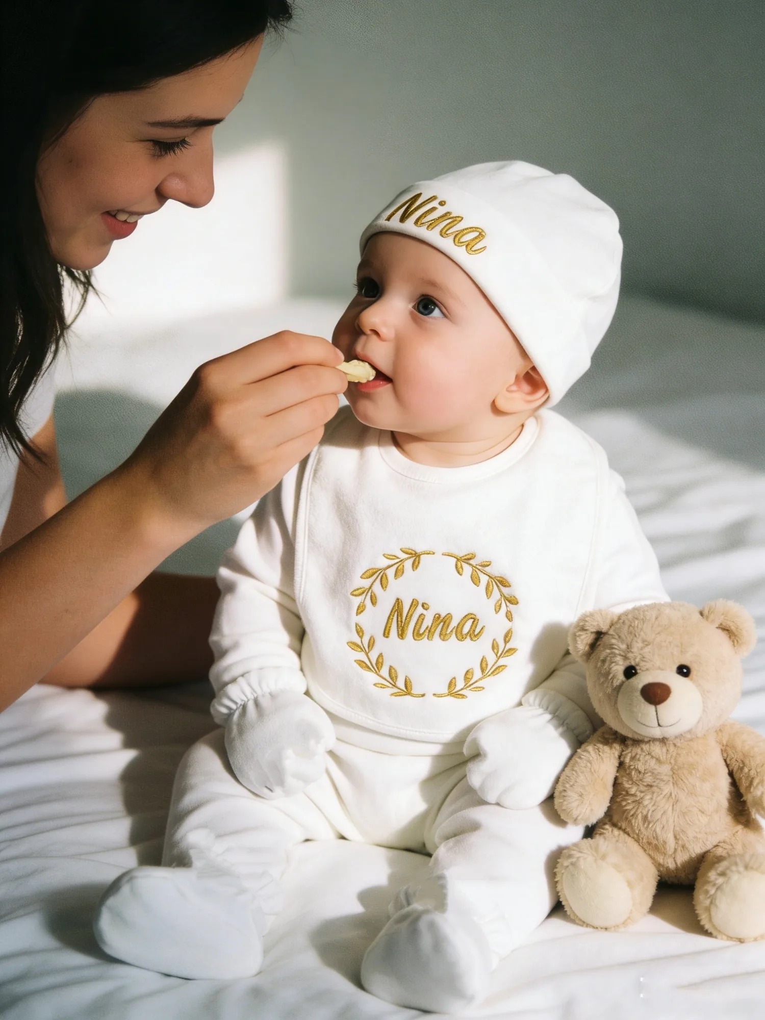 

Luxury Baby Girl White Gold Set - Name Embroidery & Booties - Ideal for Baptism & Baby Shower Gifts