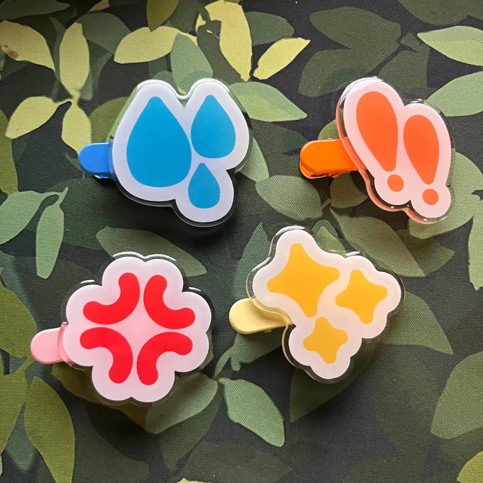 Crossing Emotion Cartoon Acrylic Hair Clips Cute Hair Barrettes Cosplay Accessory Girls Hair Decor Game Fans Collectible Gift