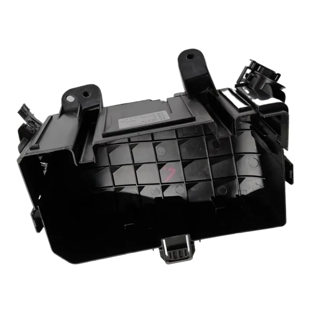 

10732919 Genuine Lower cover base of the front engine compartment fuse box box for Roewe I5