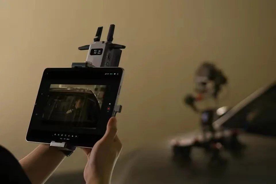 Zestaw uchwytu na tablet do transmisji SDR Stabilne i niezawodne zasilanie tabletu podczas monitorowania odbiornika transmisji SDR DJI