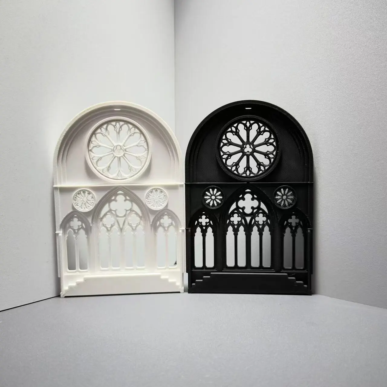 

1:12 Scale Gothic Window Frame, Miniature European Style Architecture Accessory for Dollhouse Diorama & Scene Decoration