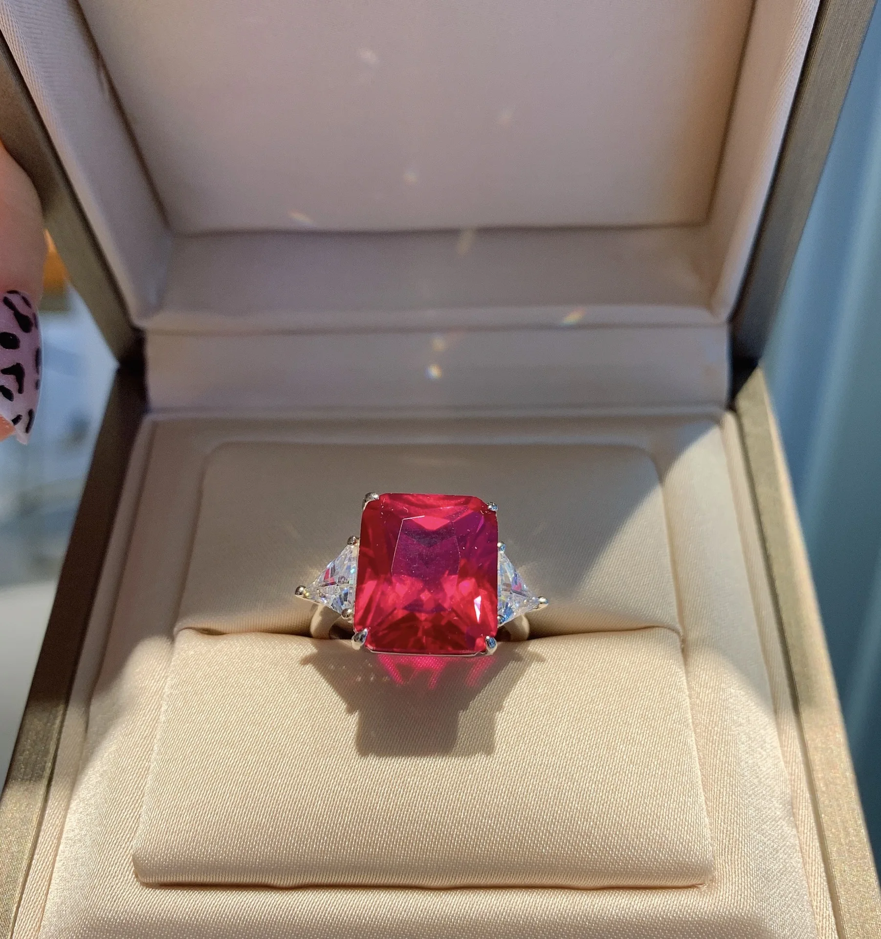New fashion trend S925 silver inlaid 5A zircon jewelry classic ruby emerald temperament ladies ring