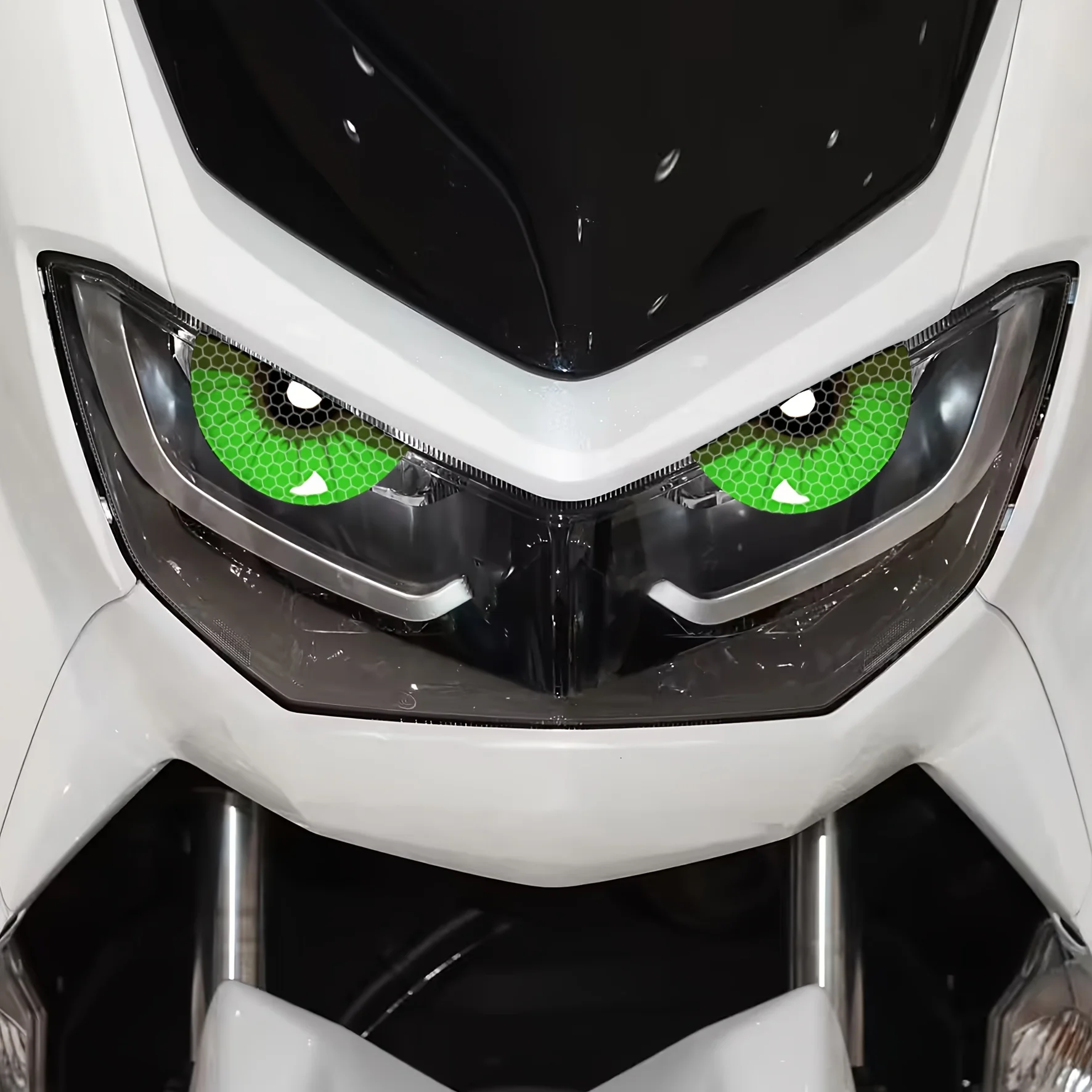 1 زوج عيون الشيطان الفينيل عاكس دراجة نارية ملصقات ذاتية اللصق ليلة القيادة تحذير السلامة لخوذات المصابيح الأمامية موتو