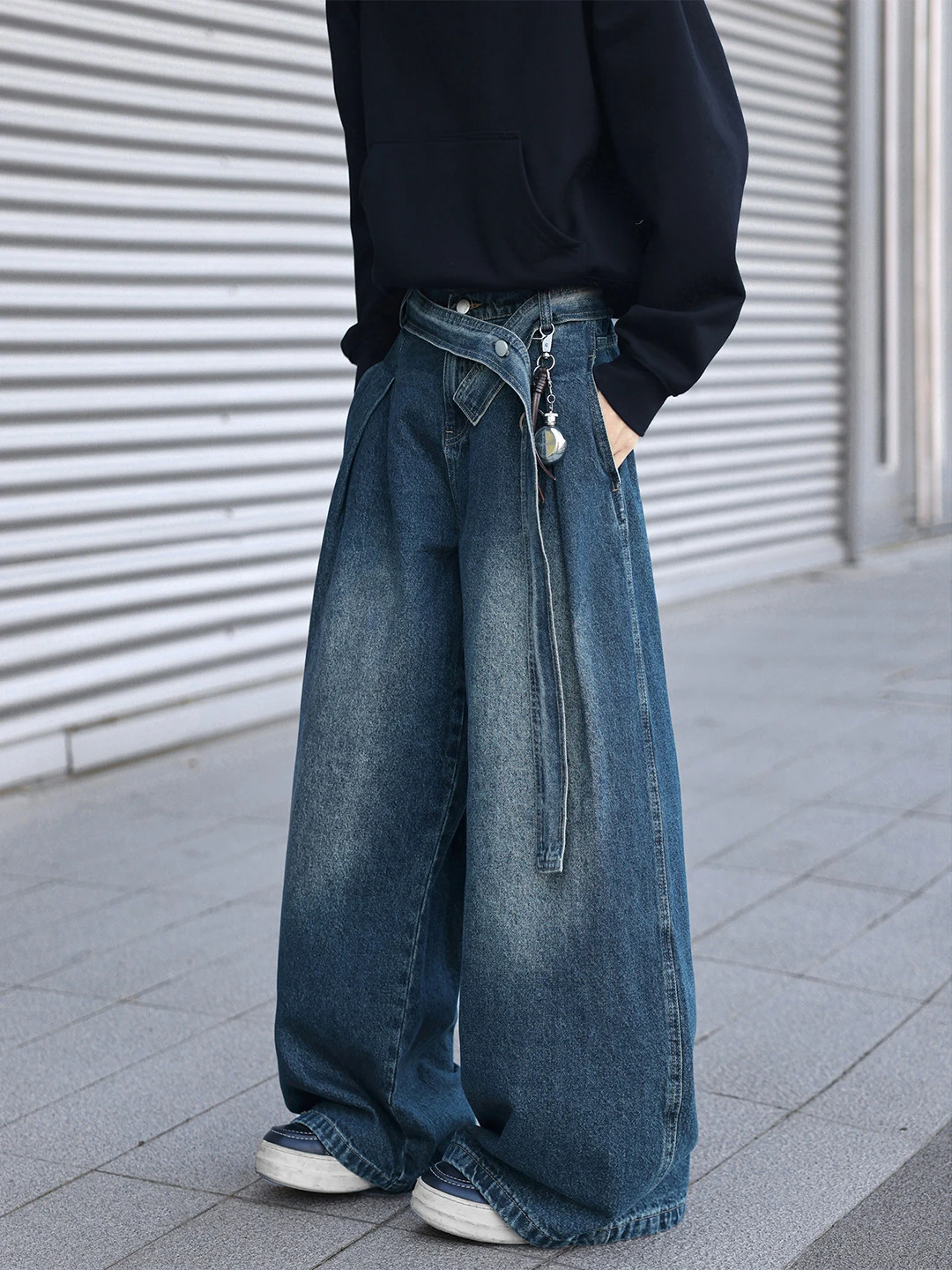 Retro American Washed Design Men's Jeans Belt High Street Loose Wrinkle Wide Leg Knife Pants Casual Straight Cut Trousers