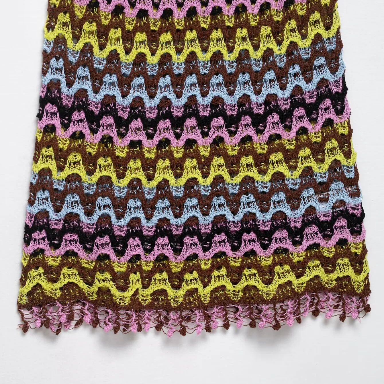 2025 été nouvelle robe femmes rétro loisirs polyvalent coupe ajustée mode occidentale Sexy Bareback creux tricoté Mini robe