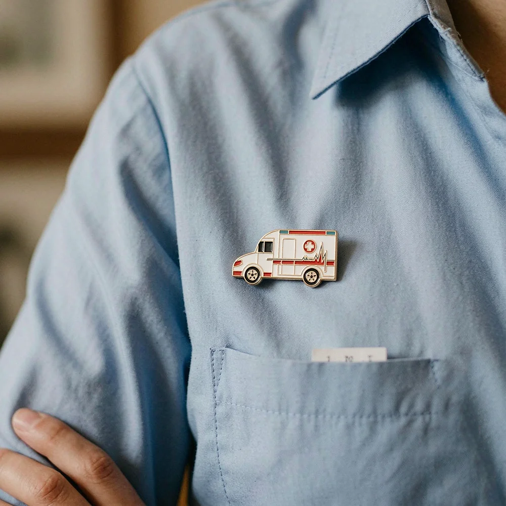 Hot Creative Ambulance Metal Badge Brooch All Match Enamel Badge for Friend Hat Backpack Clothing Accessories