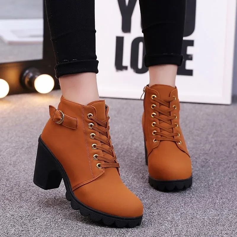 Zapatos de marca para mujer, botas con cremallera lateral, botas modernas con cordones cruzados a la moda, botines de talla grande con hebilla de cinturón, novedad de 2024