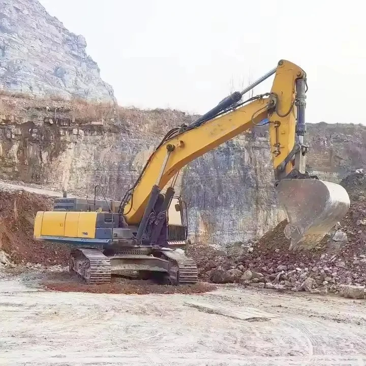 Large Excavator Intelligent LCD Control Panel Rear View Camera Overload Protection Port Yard Bulk Material Handling Machine