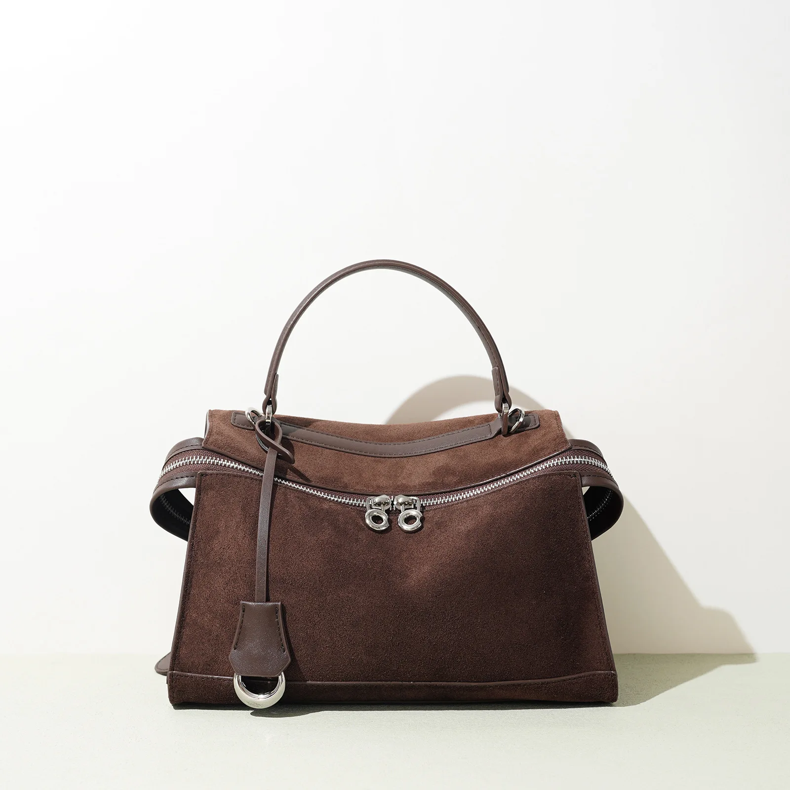 

2025 Split Leather Crossbody Bag Women on Trend Matte Finish Shoulder Pack Versatile Commuting Tote Sophisticated Everyday Carry