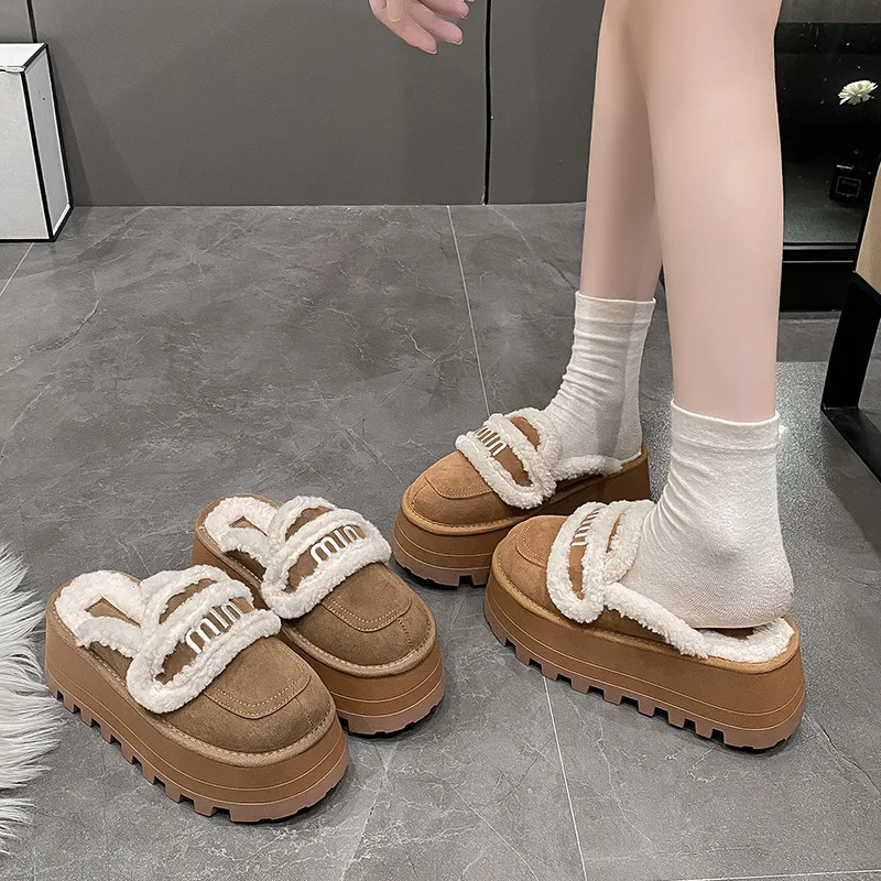 2024 New Trendy Thick Sole Fluffy Slippers for Women with Fur Lining for Warmth in Autumn and Winter with a Packable Head